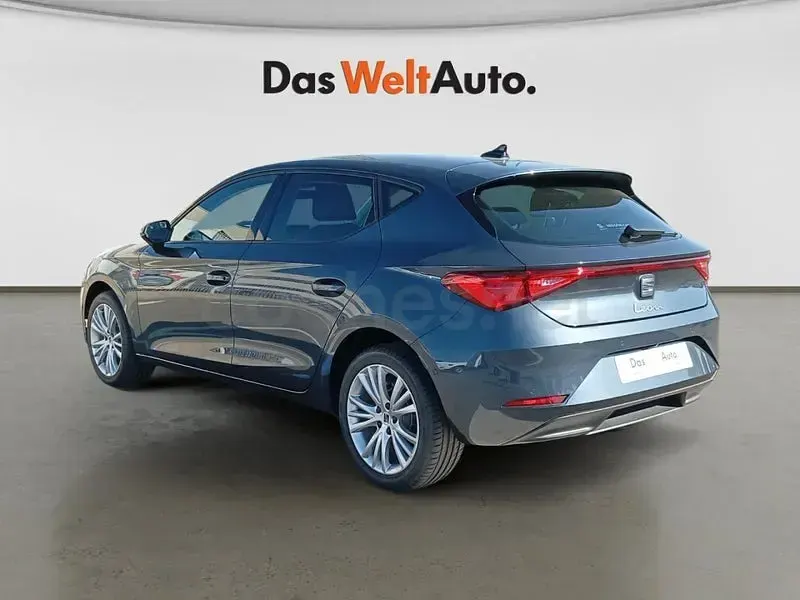 Nuevo Seat Leon Style 150 CV (110 kW) 2026 Gris / plata Berlina