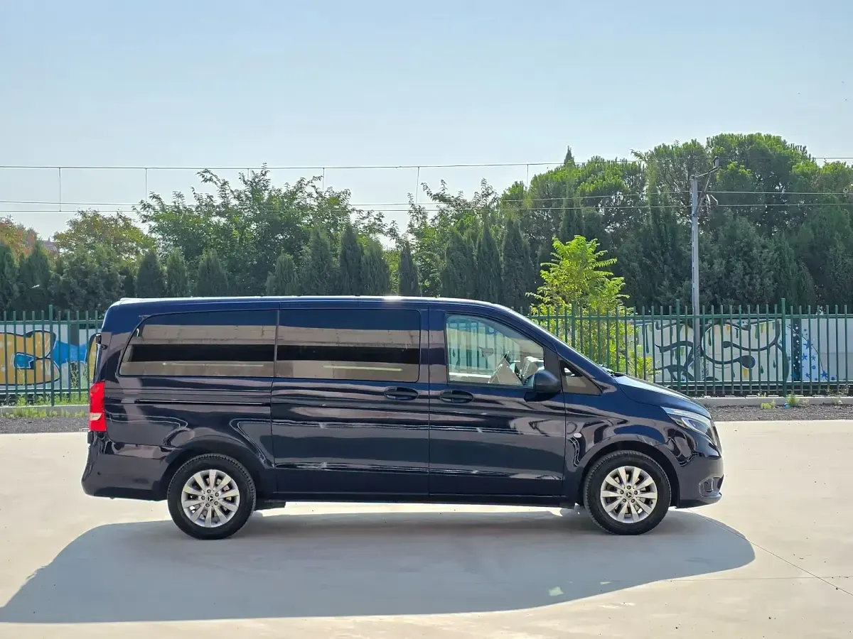 Usado Mercedes Vito 163 CV (119 kW) 2018 Negro Van