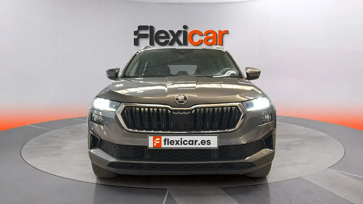 Usado Skoda Karoq Selection 150 CV (110 kW) 2024 Gris SUV