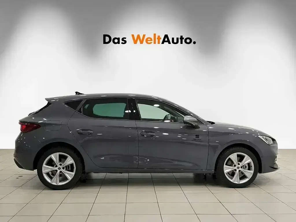 Usado Seat Leon FR 204 CV (150 kW) 2026 Gris Berlina