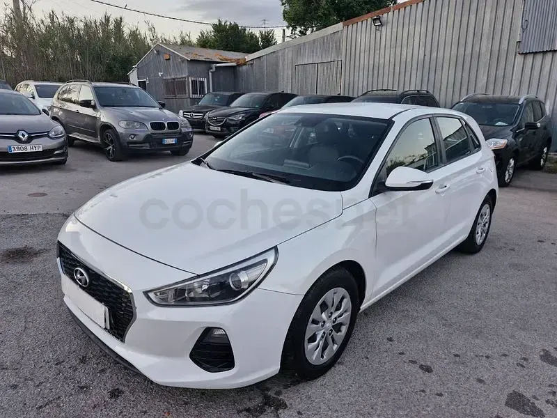 Usado Hyundai i30 95 CV (69 kW) 2018 Blanco Berlina