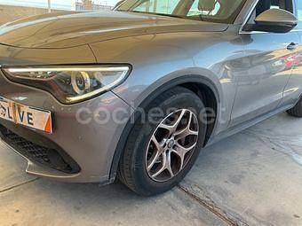 Usado Alfa Romeo Stelvio Super 180 CV (132 kW) 2018 Gris / plata SUV
