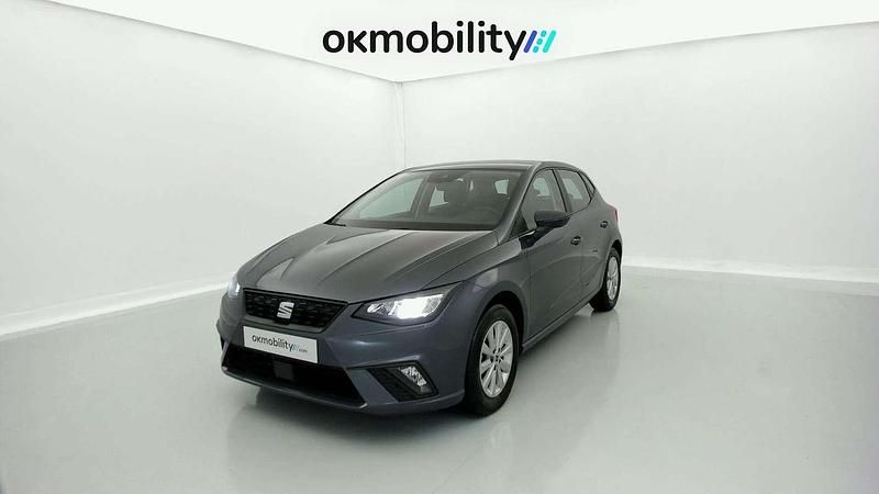 Usado Seat Ibiza Style 95 CV (69 kW) 2023 Plateado Utilitario