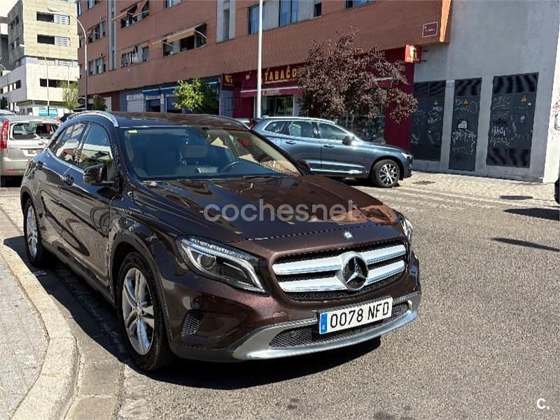 Käytetty Mercedes GLA200 AMG line 136 HP (100 kW) 2014 Musta Katumaasturi