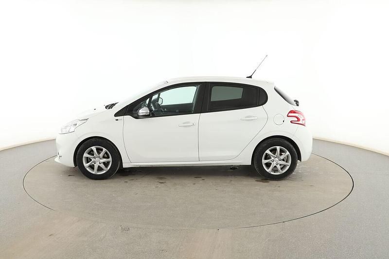 Usado Peugeot 208 Style 92 CV (67 kW) 2015 Blanco Utilitario