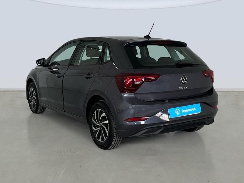 Usado VW Polo Life 95 CV (69 kW) 2024 Gris Utilitario