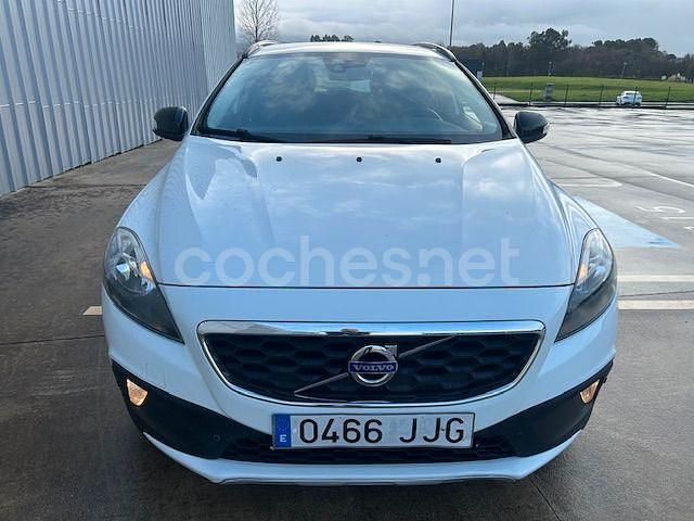 Usado Volvo V40 CC Momentum 115 CV (84 kW) 2015 Blanco Familiar