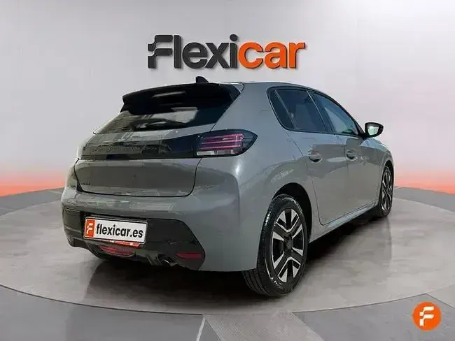 Usado Peugeot 208 Allure 100 CV (73 kW) 2025 Gris Utilitario