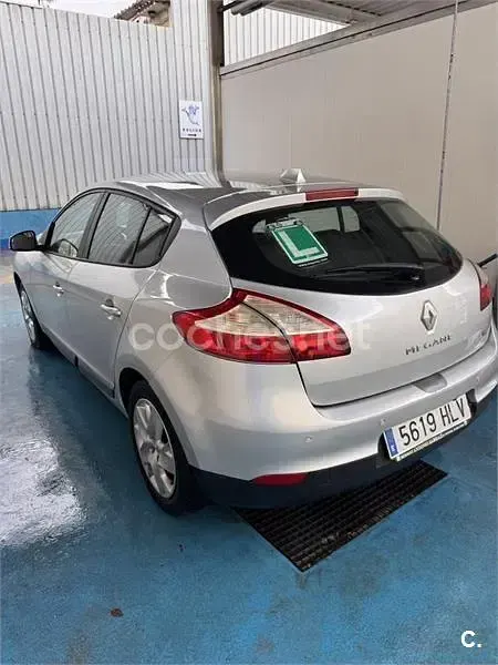 Usado Renault Mégane Expression 115 CV (84 kW) 2012 Gris / plata Berlina