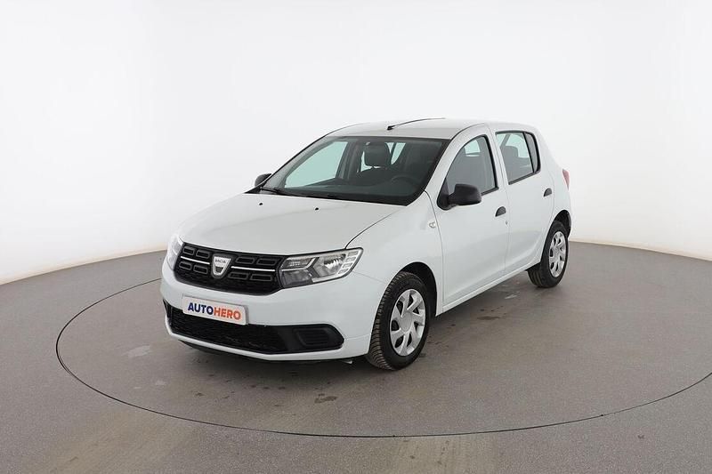 Blanco Usado 2019 Dacia Sandero Essentiel Utilitario | 8999 € (Buen precio) - Imagen 1/4