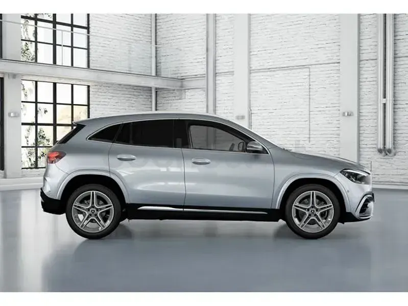 Begagnad Mercedes GLA200 150 HK (110 kW) 2025 Silver SUV