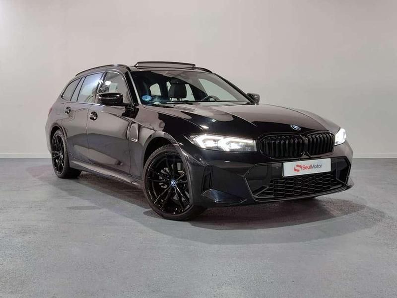 Negro Usado 2023 BMW 330e M Sport Familiar | 46.390 € - Imagen 1/4