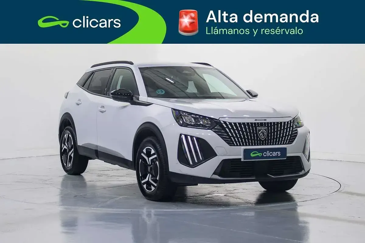 Usado Peugeot 2008 Allure 136 CV (100 kW) 2025 Blanco SUV