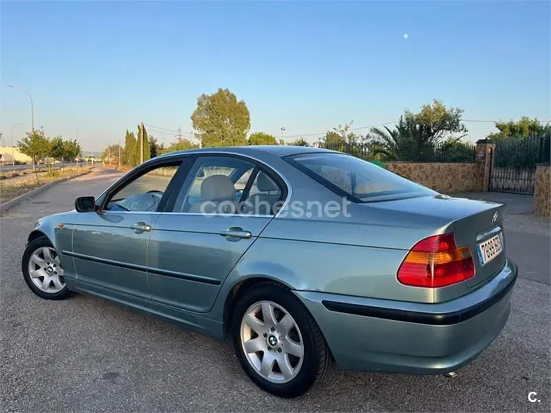 Usado BMW 320 136 CV (100 kW) 2002 Gris / plata Berlina