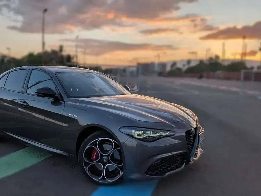 Usado Alfa Romeo Giulia Veloce 280 CV (205 kW) 2024 Gris Berlina