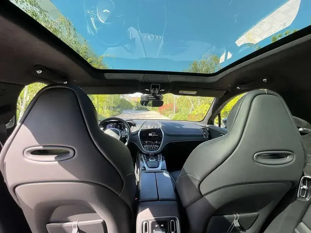 Usado Aston Martin DBX 706 CV (519 kW) 2024 Gris SUV