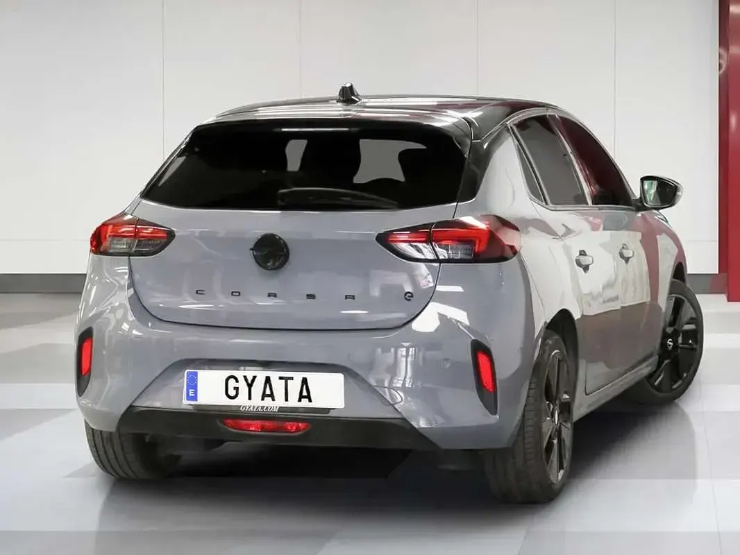 Usado Opel Corsa-e Edition 100 kW (136 CV) 2023 Gris Utilitario