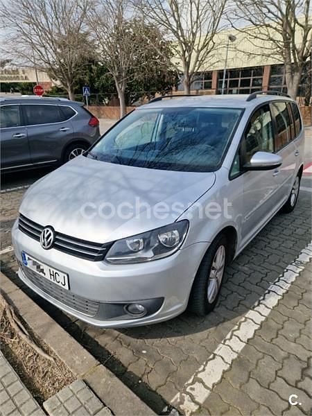 Usado VW Touran Advance 105 CV (77 kW) 2012 Gris / plata Monovolumen