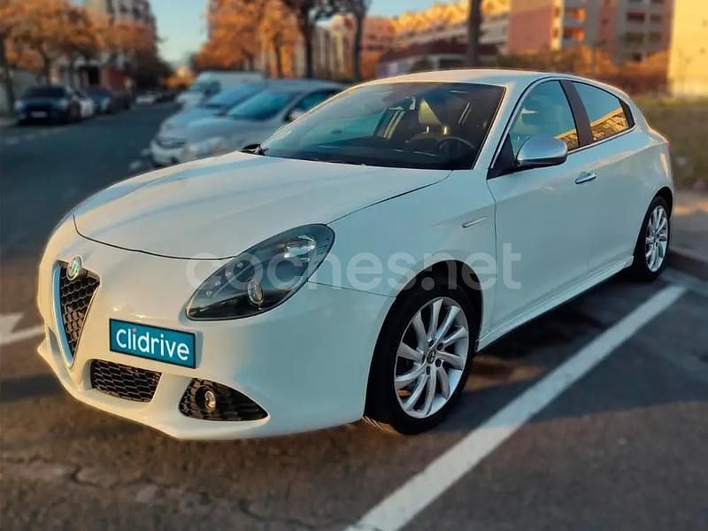 Usado Alfa Romeo Giulietta Distinctive 140 CV (102 kW) 2011 Blanco Utilitario