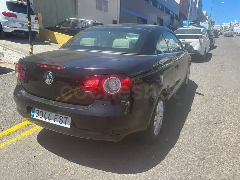 Usado VW Eos 115 CV (84 kW) 2007 Azul Descapotable