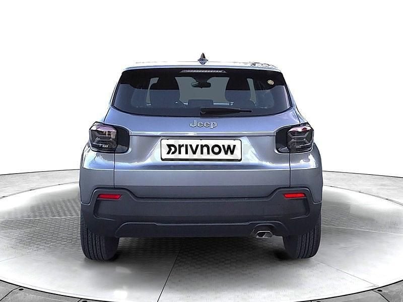 Usado Jeep Avenger Longitude 100 CV (73 kW) 2023 Gris / plata SUV