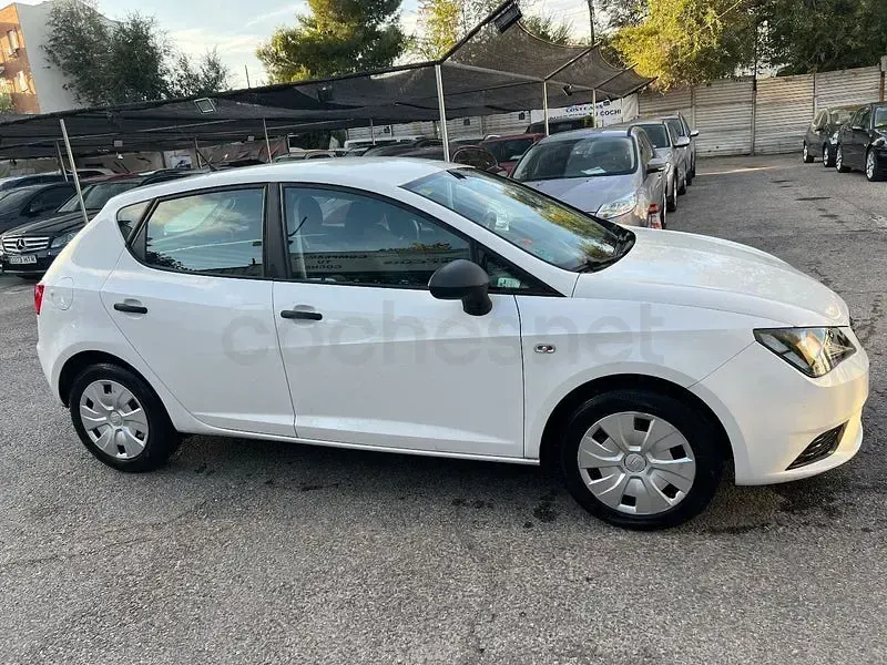 Usado Seat Ibiza CONNECT 90 CV (66 kW) 2016 Blanco Berlina