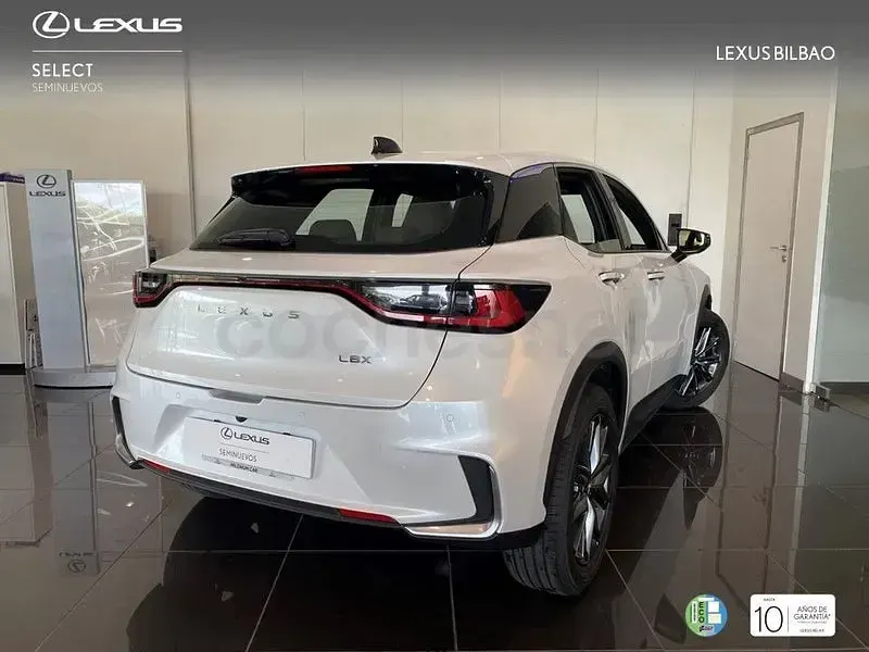Usado Lexus LBX 136 CV (100 kW) 2025 Blanco SUV
