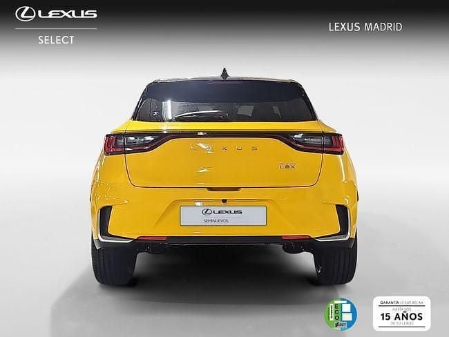Usado Lexus LBX 136 CV (100 kW) 2025 Amarillo SUV