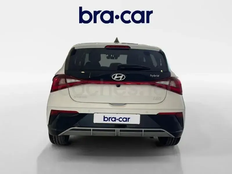 Usado Hyundai i20 100 CV (73 kW) 2025 Blanco Utilitario