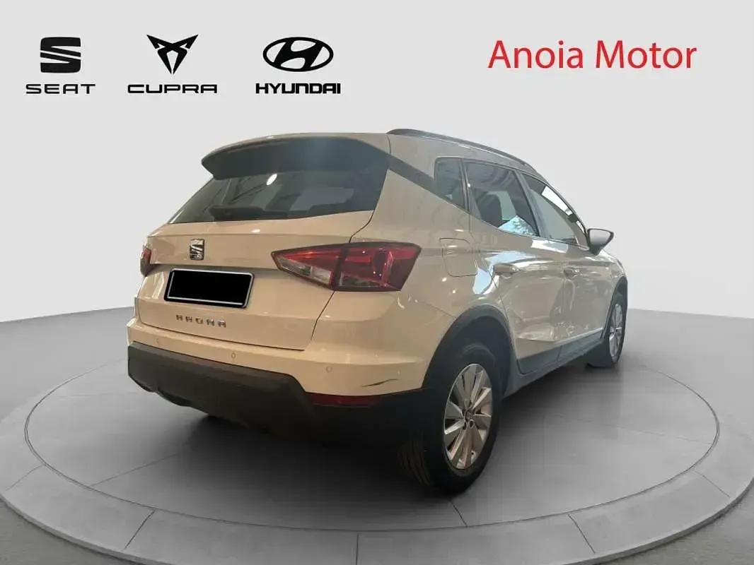 Usado Seat Arona Ecomotive 95 CV (69 kW) 2019 Blanco SUV