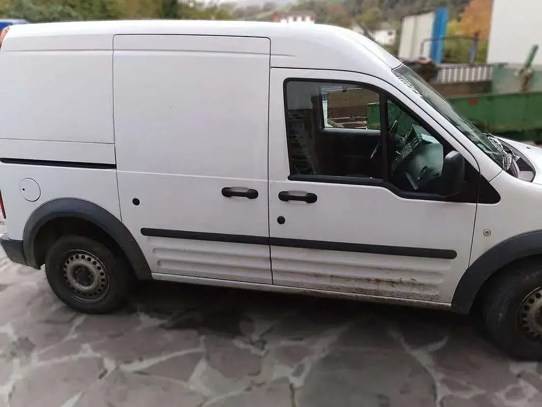 Usado Ford Tourneo S 90 CV (66 kW) 2009 Blanco Van