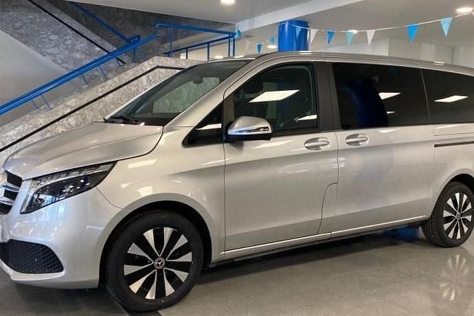 Usado Mercedes V250 Avantgarde 190 CV (139 kW) 2023 Monovolumen