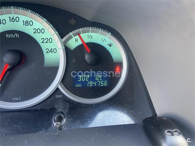 Usado Toyota Corolla Verso Sport 136 CV (100 kW) 2008 Gris / plata Monovolumen