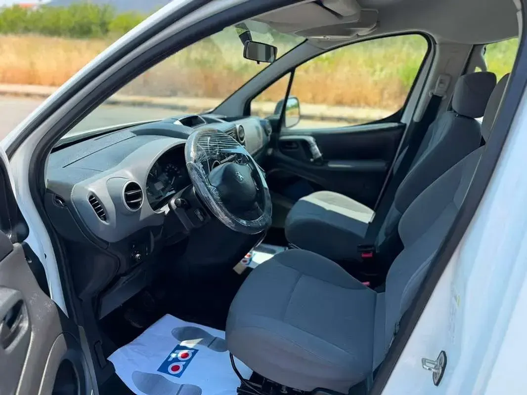 Usado Peugeot TePee Access 75 CV (55 kW) 2016 Blanco Van