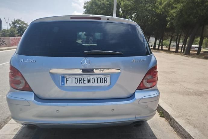 Usado Mercedes R350 272 CV (200 kW) 2007 Azul Monovolumen