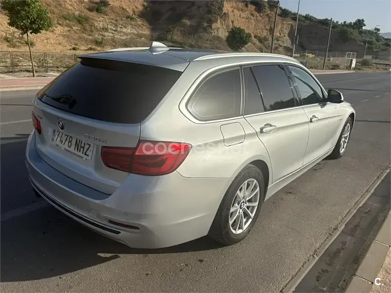 Usado BMW 320 Sport Line 190 CV (139 kW) 2017 Gris / plata Familiar