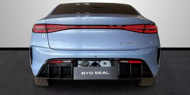 Nuevo BYD Seal Design 230 kW (313 CV) 2025 Azul claro Berlina
