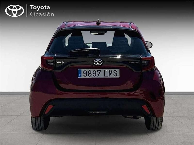 Usado Toyota Yaris Hybrid Active 116 CV (85 kW) 2021 Monovolumen