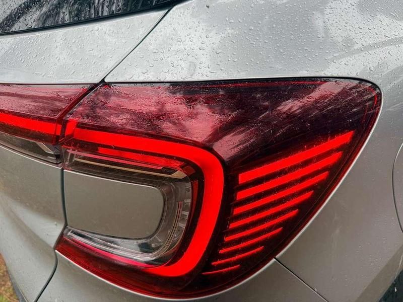 Usado Renault Captur Techno 140 CV (102 kW) 2023 Gris SUV