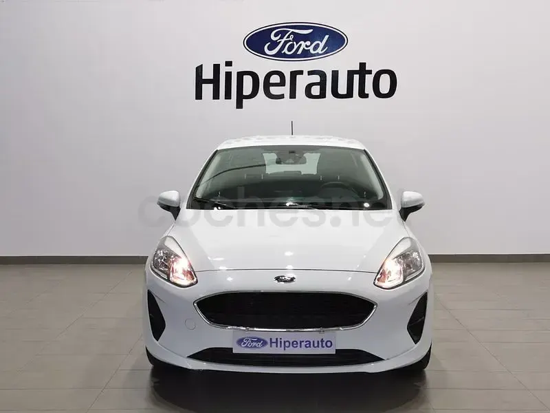 Usado Ford Fiesta Trend 100 CV (73 kW) 2019 Blanco Utilitario