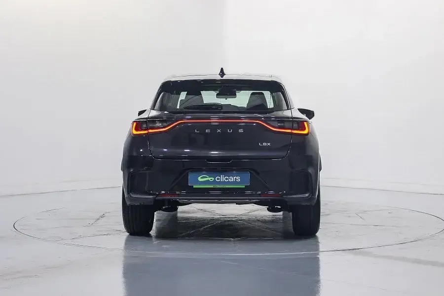 Usado Lexus LBX 136 CV (100 kW) 2025 Negro SUV