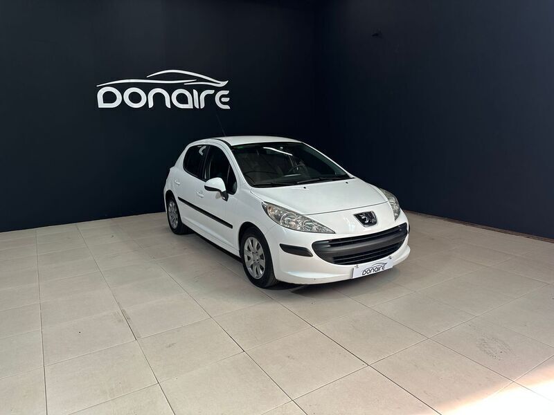 Blanco Usado 2008 Peugeot 207 Premium Berlina | 5990 € (Caro) - Imagen 1/4