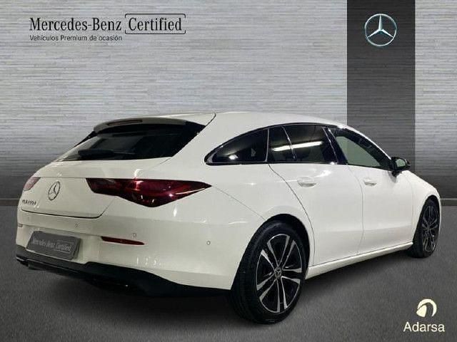 Usado Mercedes CLA200 Shooting Brake 150 CV (110 kW) 2023 Blanco polar Familiar