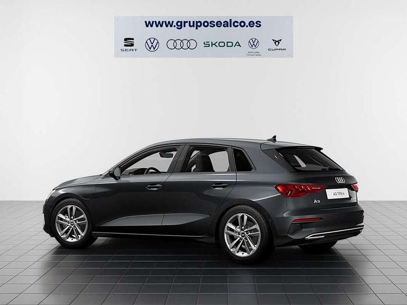 Usado Audi A3 Sportback e-tron Advanced 204 CV (150 kW) 2022 Gris Utilitario