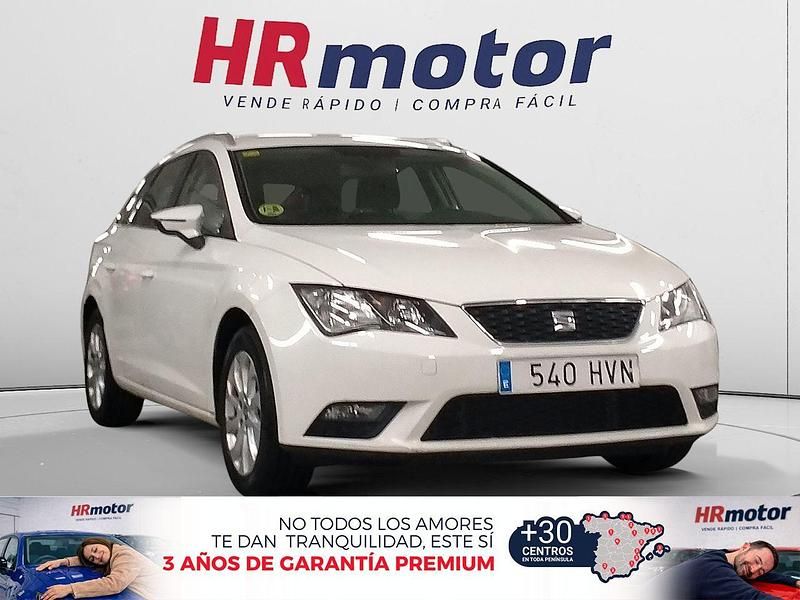 Usado Seat Leon Style 105 CV (77 kW) 2014 Blanco Familiar