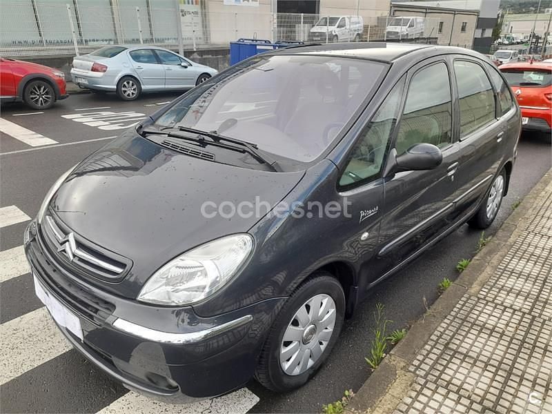 Negro Usado 2006 Citroën Xsara Picasso Exclusive Monovolumen | 8900 € - Imagen 1/4