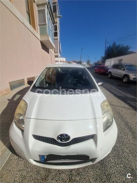 Blanco Usado 2011 Toyota Yaris Live Berlina | 5500 € (Precio justo) - Imagen 1/4