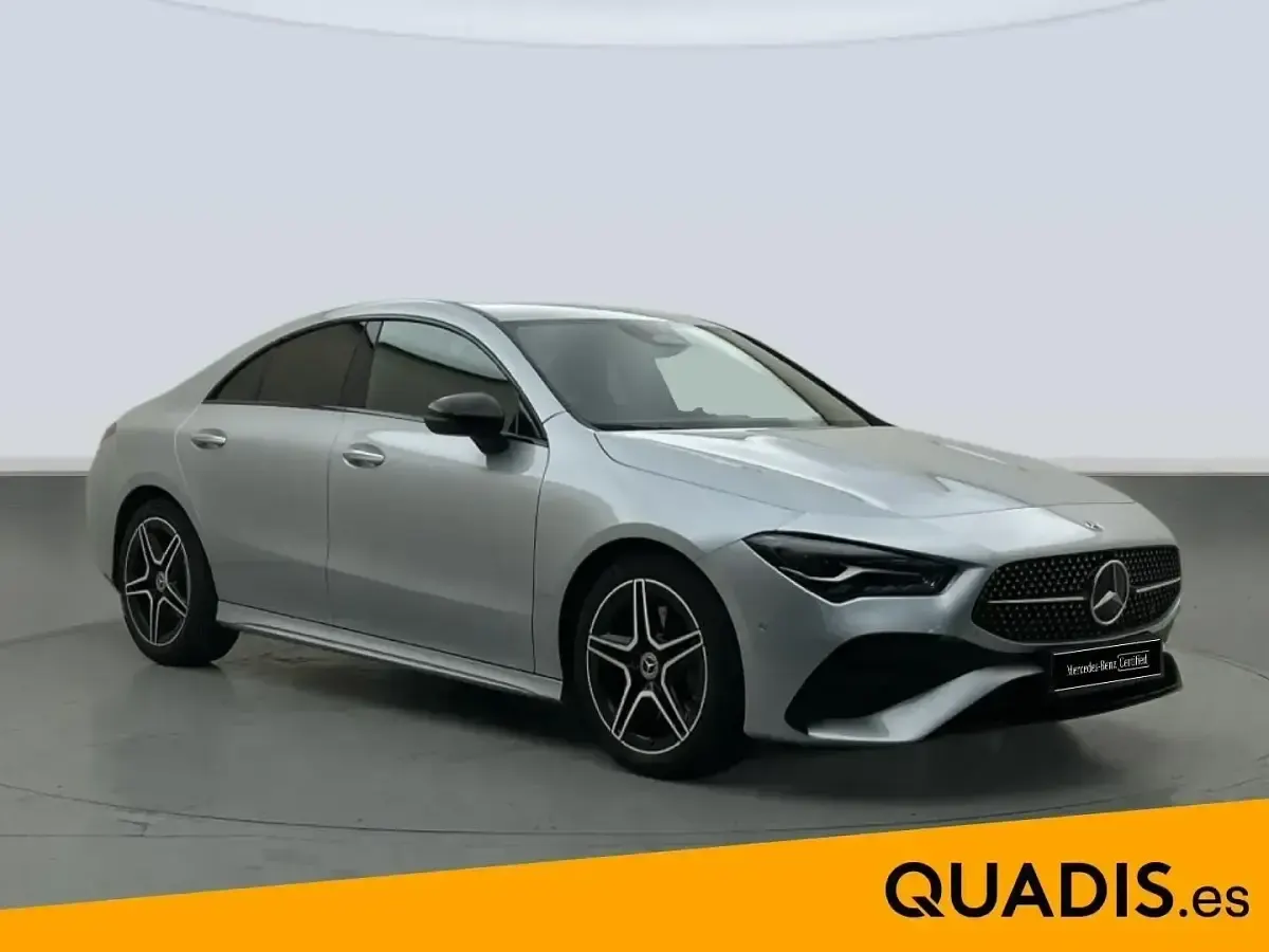 Usado Mercedes CLA220 190 CV (139 kW) 2025 Gris plata Berlina
