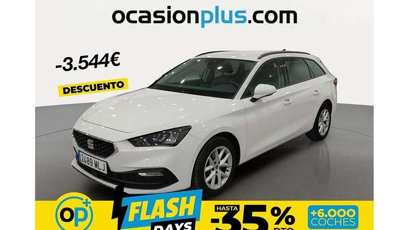 Usado Seat Leon ST Style 131 CV (96 kW) 2023 Blanco Familiar
