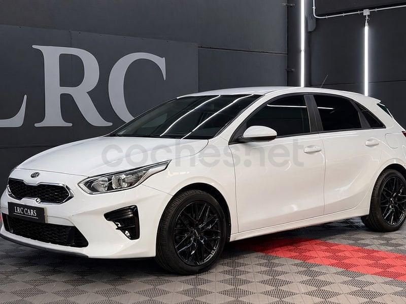 Käytetty Kia Ceed 120 HP (88 kW) 2020 Valkoinen Viistoperä
